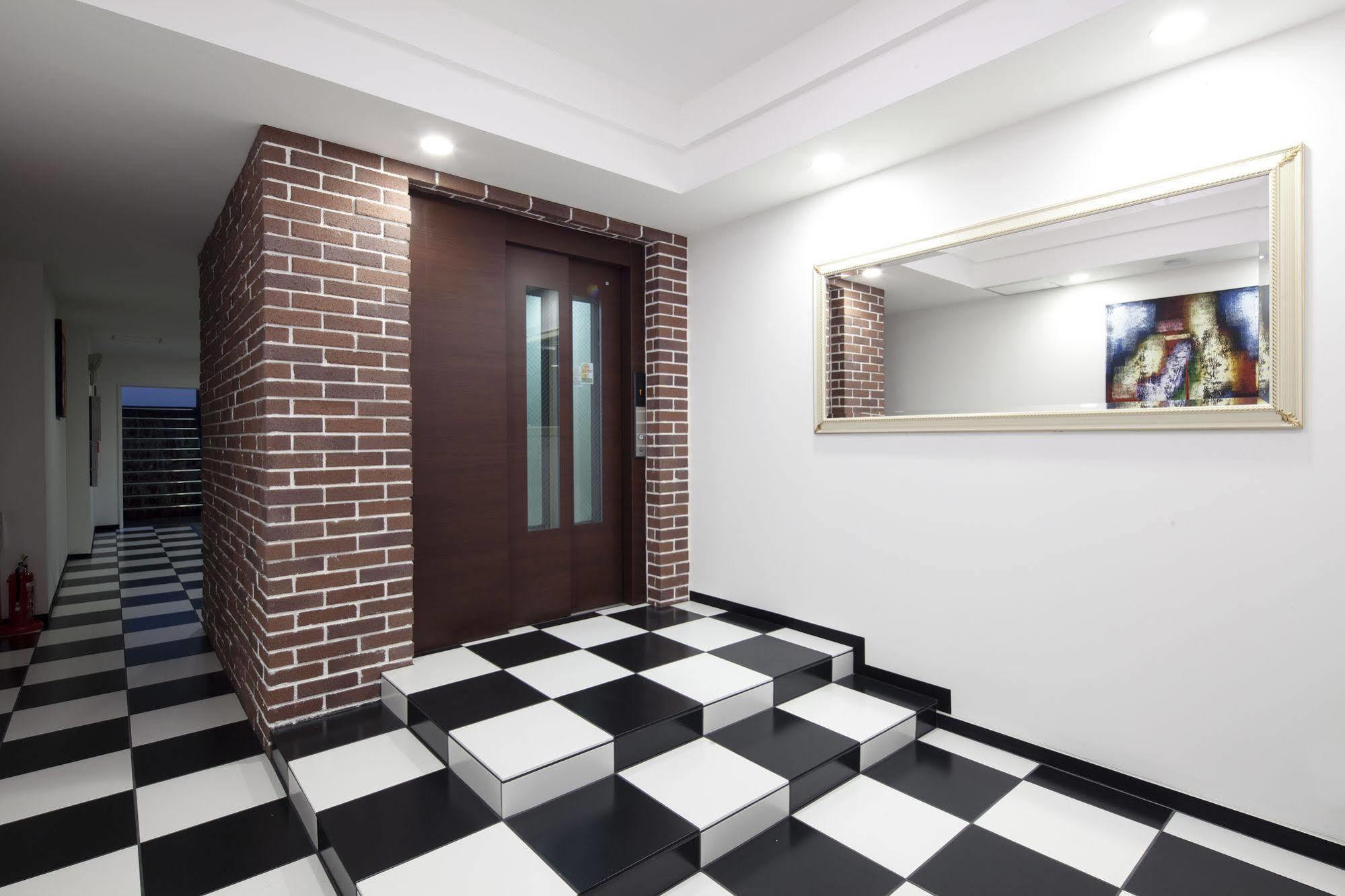 Heian Sosui Apartment